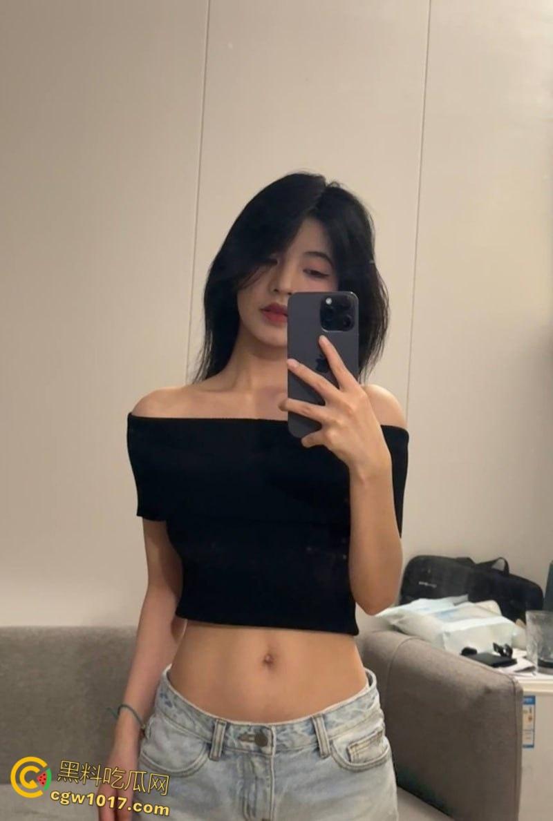 哈尔滨反差学妹【孙薇薇】跟男友做爱视频泄漏,跳蛋震颤骚穴淫水喷涌,清纯学妹床上骚浪无比!-1