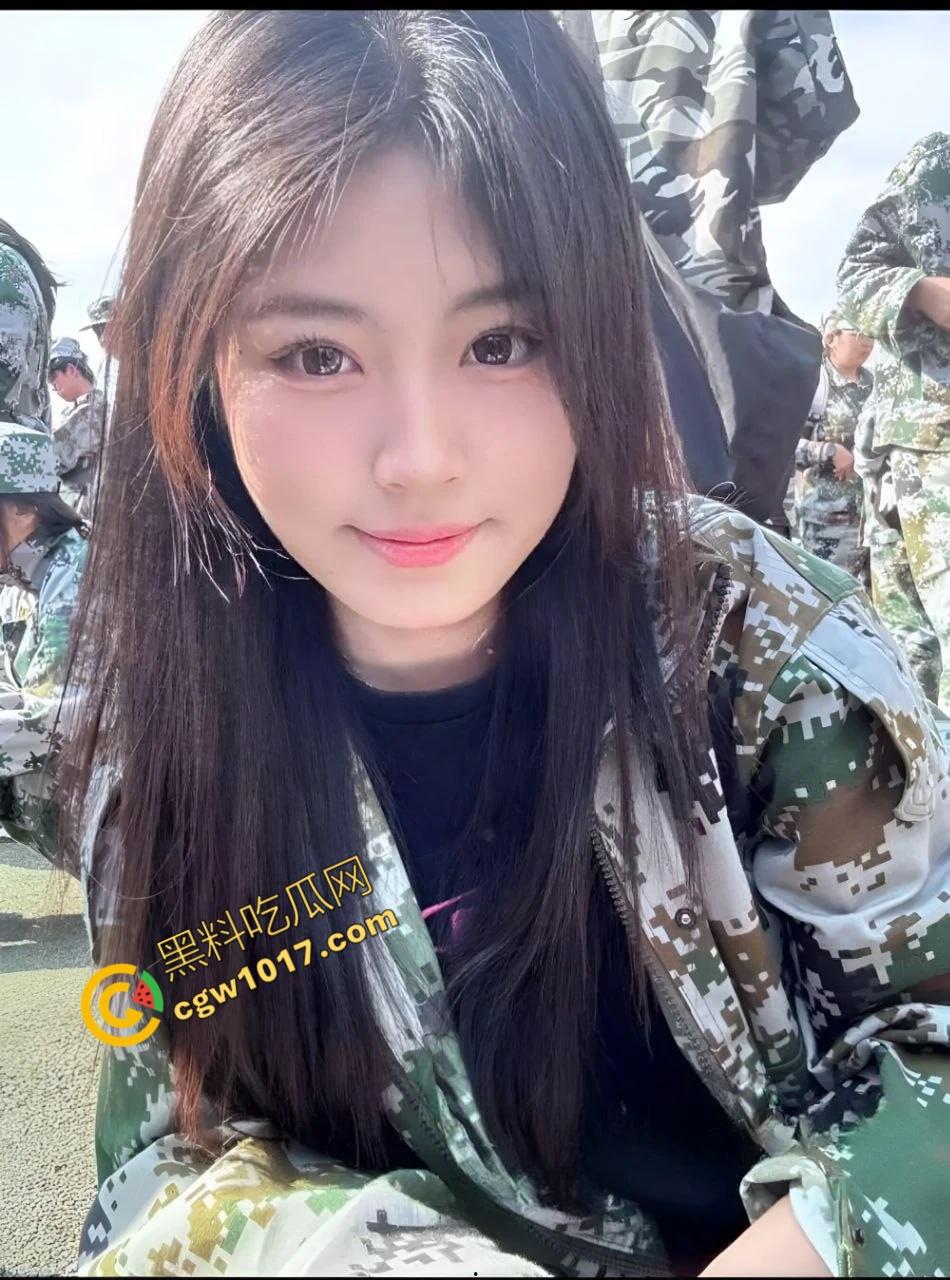 福建大学大一学妹【李梓涵】,清纯外表下藏淫荡欲望,裸聊勾引到酒店操逼,激情7次,叫声震酒店,渣男曝光视频全校疯传-9