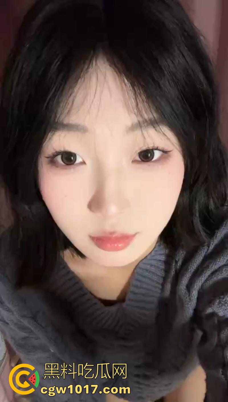 上海师大附中，颜值高中生小母狗【贾梦婷】，被金主大哥包养，放学回家还要被大哥各种远程指挥，虽然骚但却是真的嫩啊！-1