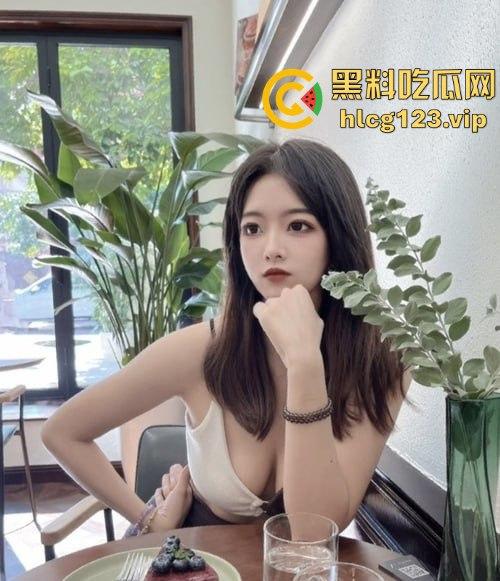 广西南宁咖啡店老板娘马苏被曝偷情!黑丝后入猛操到欲仙欲死,简直就是人间尤物!-5