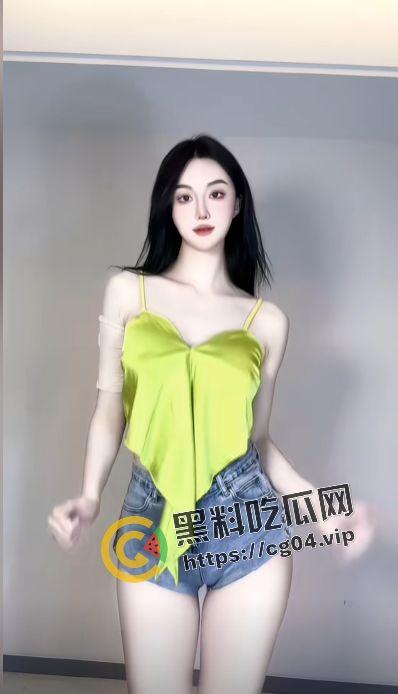 抖音百万粉丝博主【丁姐】断更一年  疑似下海 这一行卷到这种程度了吗  还是当博主很难挣钱了-5