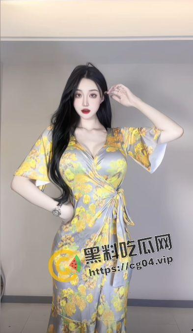 抖音百万粉丝博主【丁姐】断更一年  疑似下海 这一行卷到这种程度了吗  还是当博主很难挣钱了-6