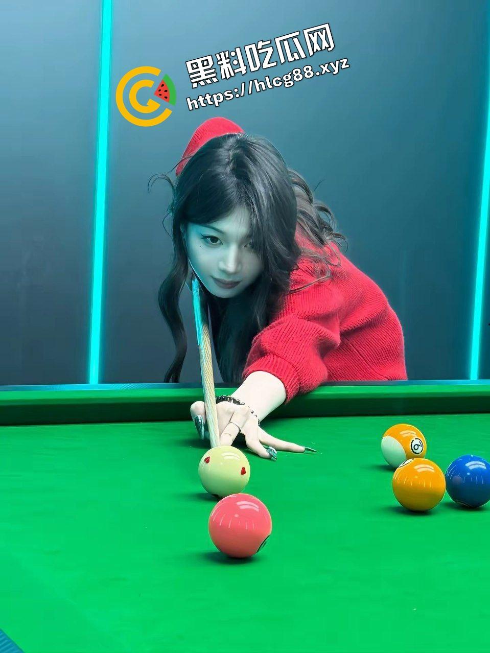 抖音山东女子学院反差婊【极河】身兼数职既是台球媛又是胯下母狗,最爱后入式爆干骚臀!-3