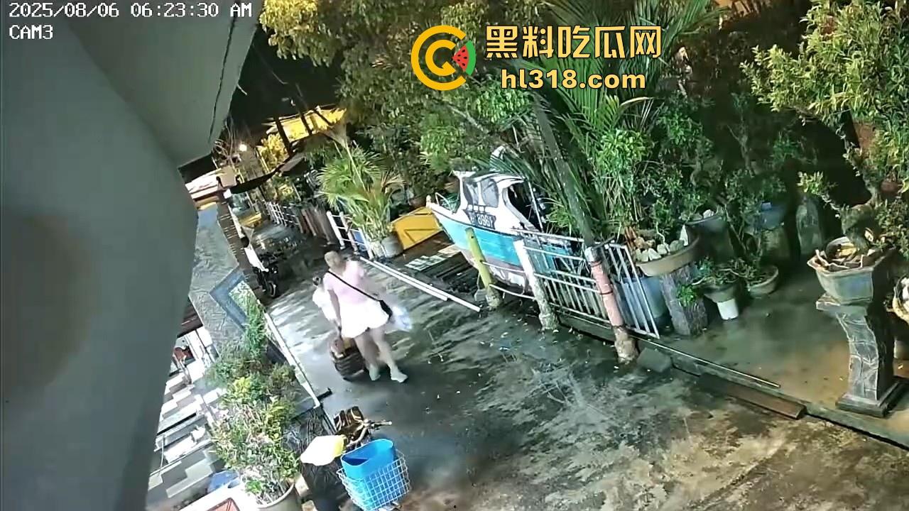 马来西亚母携女跳海轻生,疑似家庭纠纷和争夺抚养权问题，这女真狠啊，自己想不开还带上自己女儿！-1