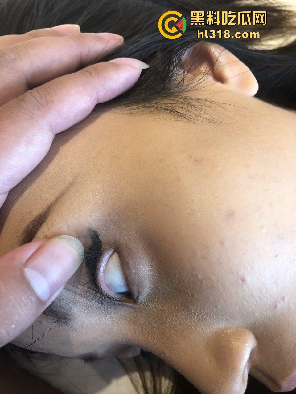 真实迷奸英语补习老师，以辅导孩子功课为由下药迷奸，还在来m没办法只能口爆颜射了！-8