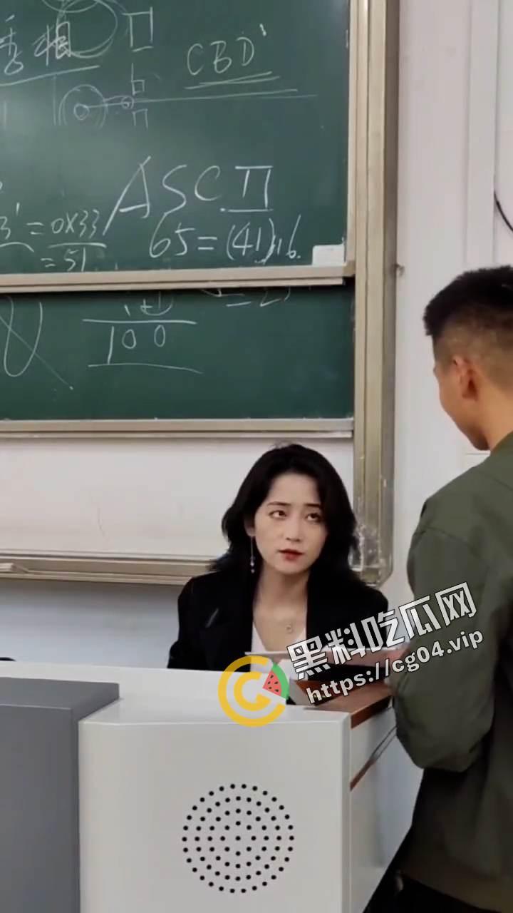 抖音百万粉丝网红大学生之母 春晓 少年老成  但是真的是00后 个人信息 家庭住址全被扒了出来-3
