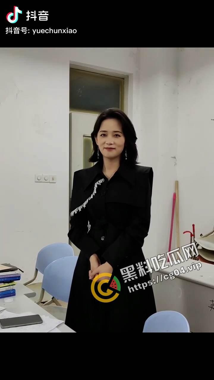 抖音百万粉丝网红大学生之母 春晓 少年老成  但是真的是00后 个人信息 家庭住址全被扒了出来-4