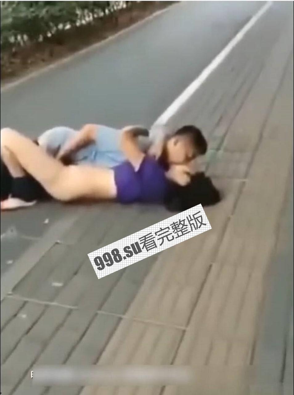 户外操逼秀大合集 尤其最后一位 感觉像当街强奸-6