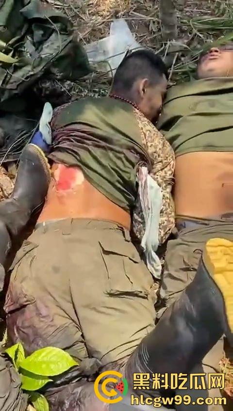 哥伦比亚武装冲突,现场死伤无数遍地尸体, 上万人流离失所!总统宣布: 进入紧急状态!-9