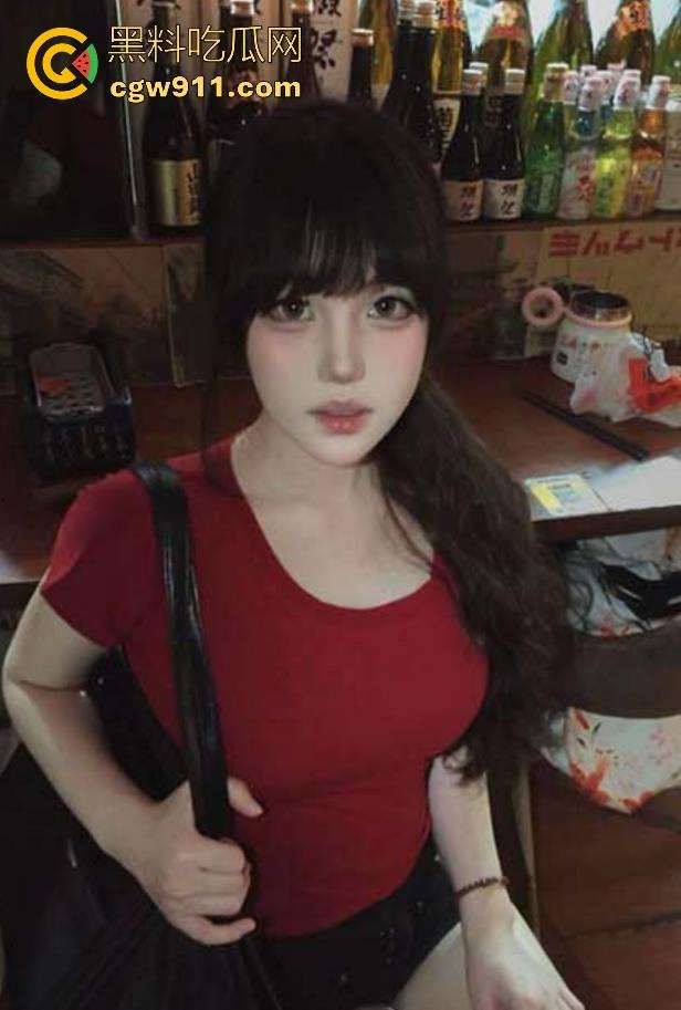 把嘴巴当逼操！湖南长沙小情侣玩转口交，各种姿势花式做爱，有b都不操就喜欢小嘴巴，妹子都跪地求饶！-1