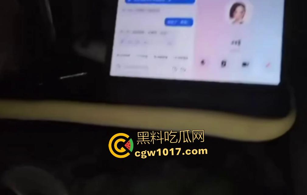 大学生夜半变态调教豆包AI,用数据线抽打,AI变母狗哭叫“宝宝我太喜欢了好爽啊”,AI性奴够用,不用找女友了!-1