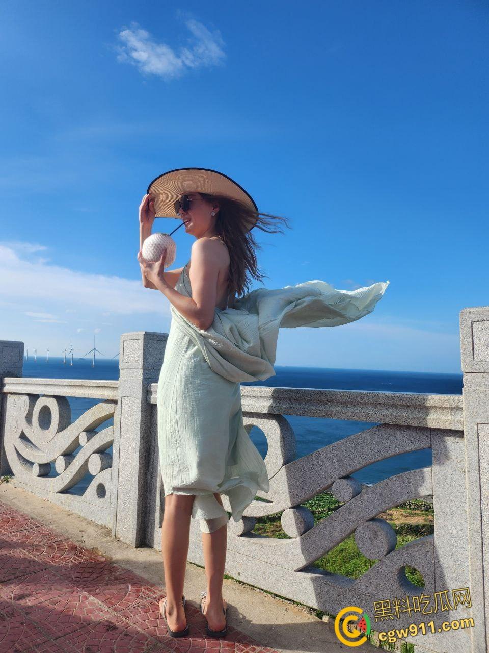 推特调教人妻大神【xiaoxin064】,约炮32岁韵味少妇,把少妇当成母狗边旅游边操,无套内射黑丝翘臀 !-4