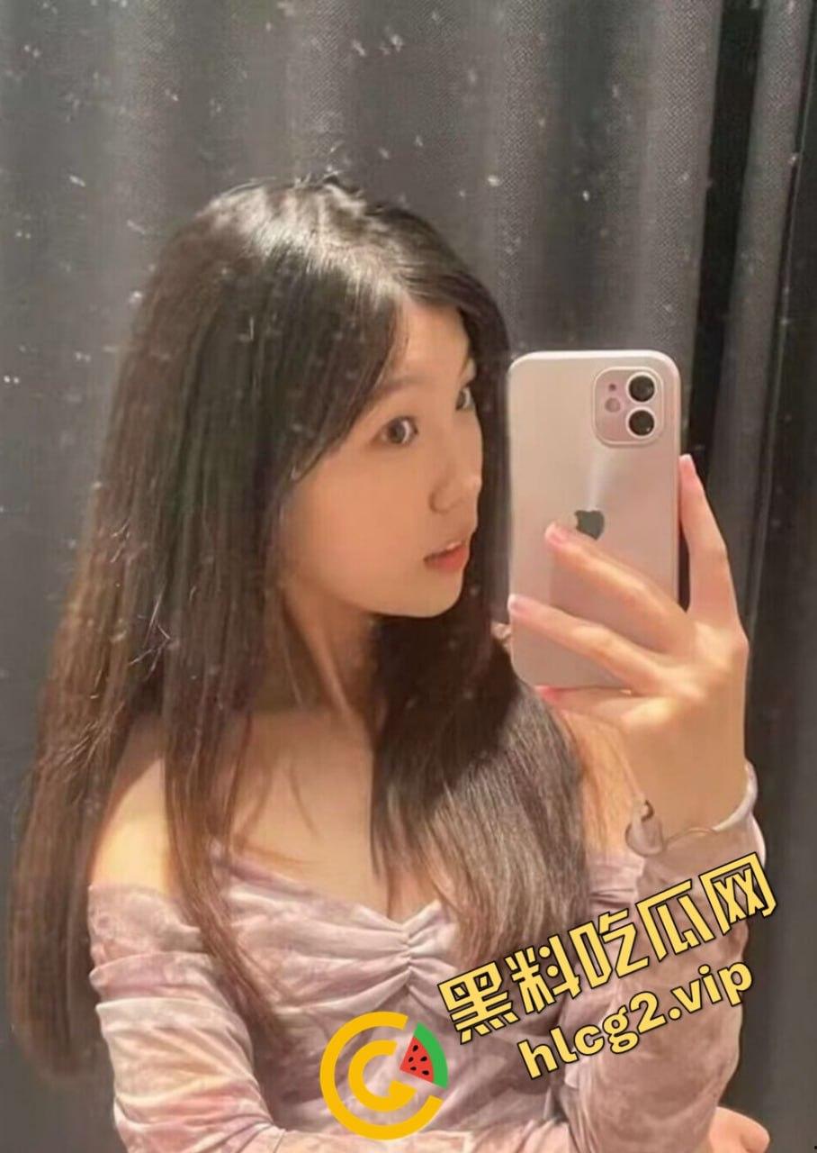 南京大学高颜值清纯大学生妹子『万慧书』被偷拍性爱视频泄露！娇喘声撩人主动骑乘扭动被男友无套猛插！-1