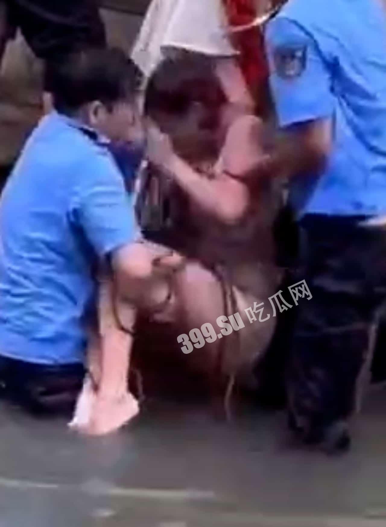 5月3日，广东 佛山 这小姐姐选择这样的一个方式结束自己 #跳河-4