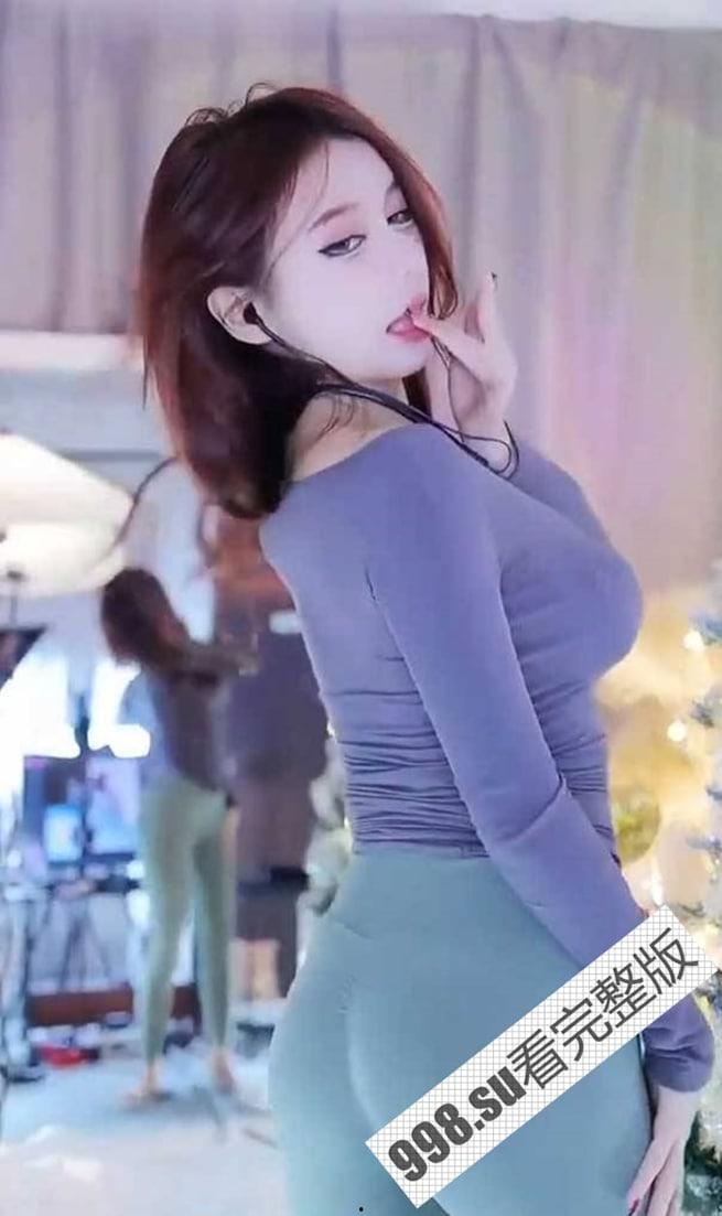 抖音 万 0 最近超火的舞蹈主播 直播间各种擦边秀身材 演绎极致诱惑 很润很无敌！-5