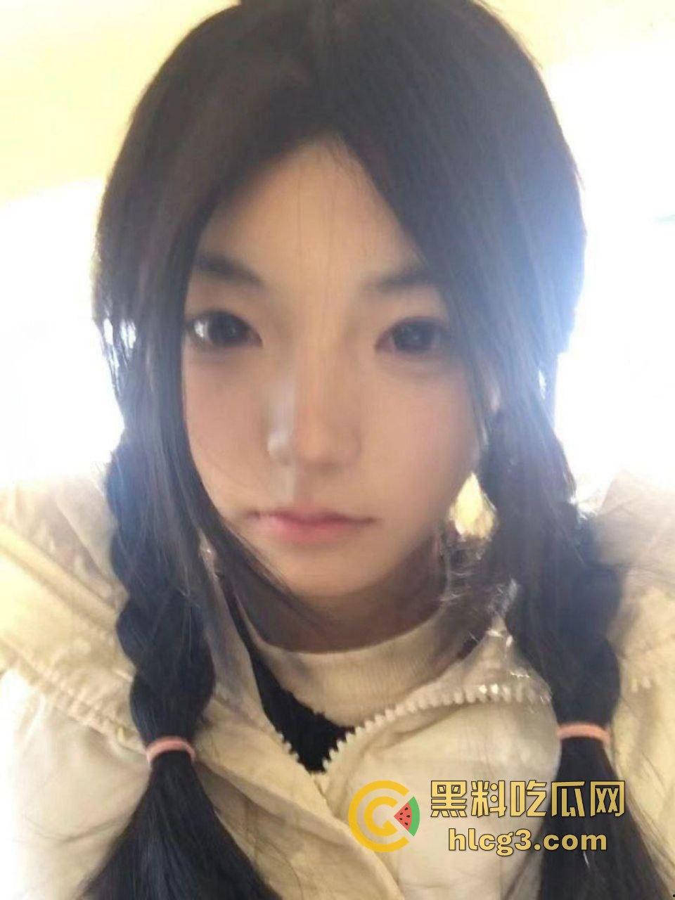 上海00年『叶蓉蓉』沦为金钱奴隶!清纯女神小萝莉与金主爸爸口交私拍曝光,男友心碎成绿帽侠!-3