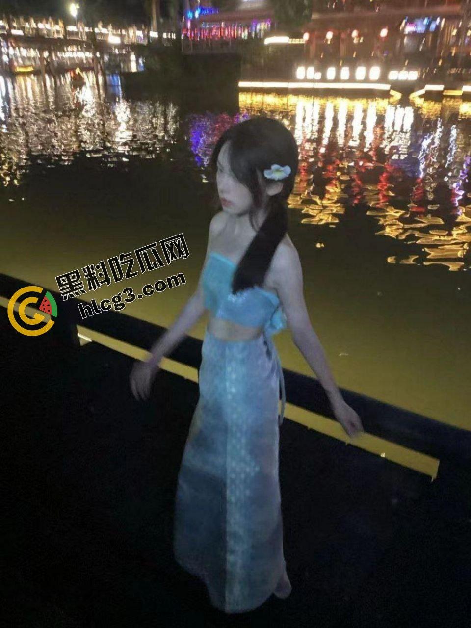 上海00年『叶蓉蓉』沦为金钱奴隶!清纯女神小萝莉与金主爸爸口交私拍曝光,男友心碎成绿帽侠!-15