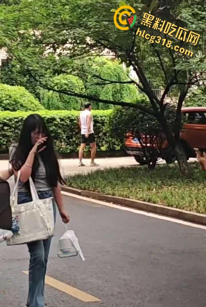 长沙某大学惊魂日,一男子持刀伤人砸车,甚至都惊动特警出警,这到底是恩怨还是精神病 ?-5