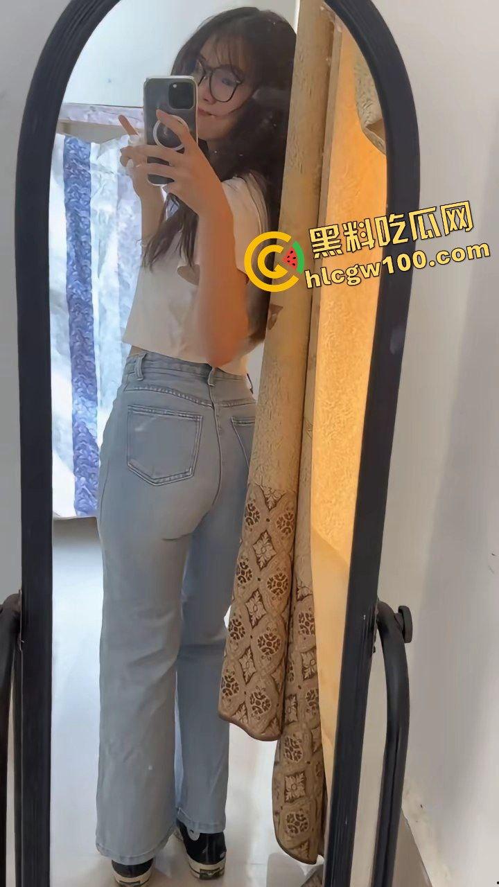 四川绵阳反差少妇风骚臭母狗『林霞』寂寞发骚找刺激 电击奶头淫叫 自慰粉逼淫穴骚叫 原创独家流出!-2