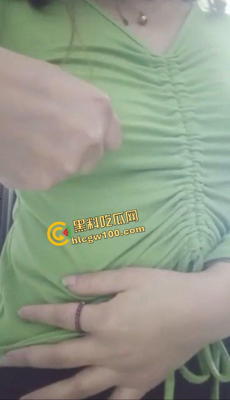 四川绵阳反差少妇风骚臭母狗『林霞』寂寞发骚找刺激 电击奶头淫叫 自慰粉逼淫穴骚叫 原创独家流出!-6