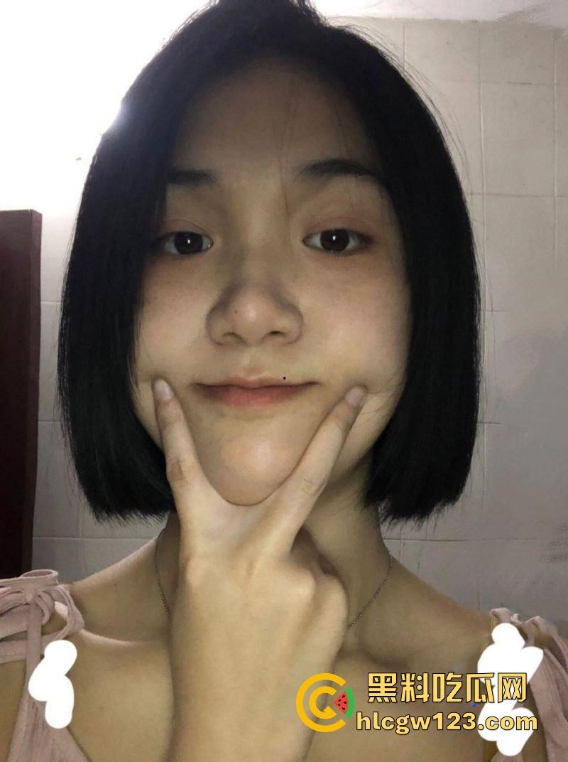 长春师范学院音乐系的学生妹【林薇薇】调教视频曝光 纤细腰肢骑乘姿势扭动不停 大黑逼淫水疯狂外涌！-4