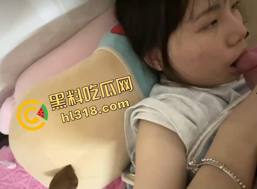 成都西南交大反差母狗『刘若彤』和男友出租屋玩疯了,拍了整整一册淫照,视频淫照百张爆仓云盘流出!-12