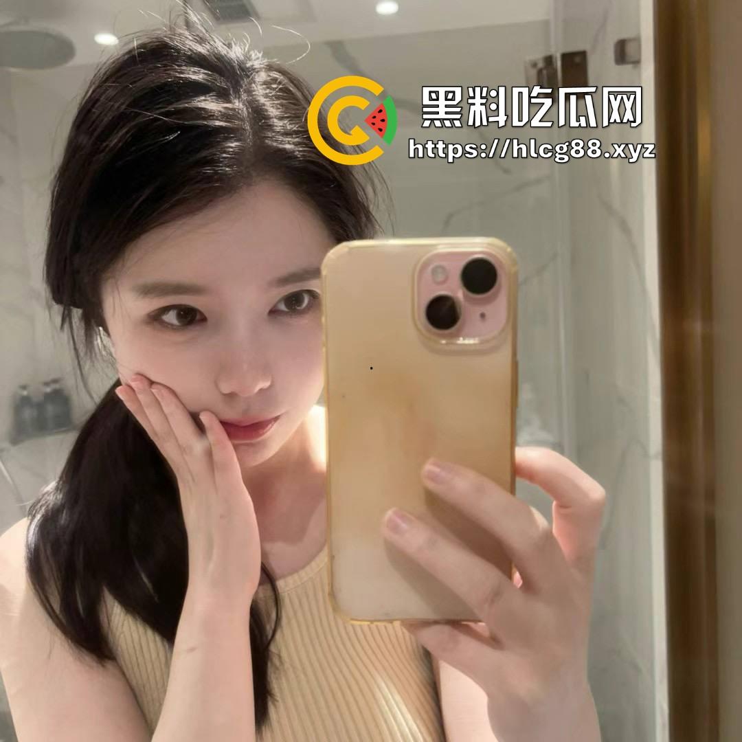 圣彼得堡留学生『豆豆』800一炮,金主老婆捉奸打烂逼,还偷表虐猫跑路!-17