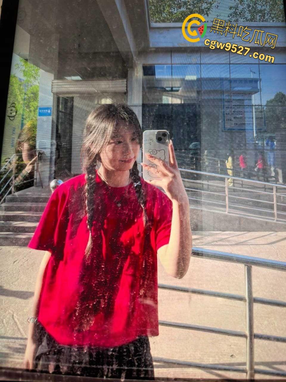 北京理工大学大二学妹【刘茹】,天天晒学生清纯人设,背地到处撩骚约炮,晚上酒店被金主疯狂爆操 !-3