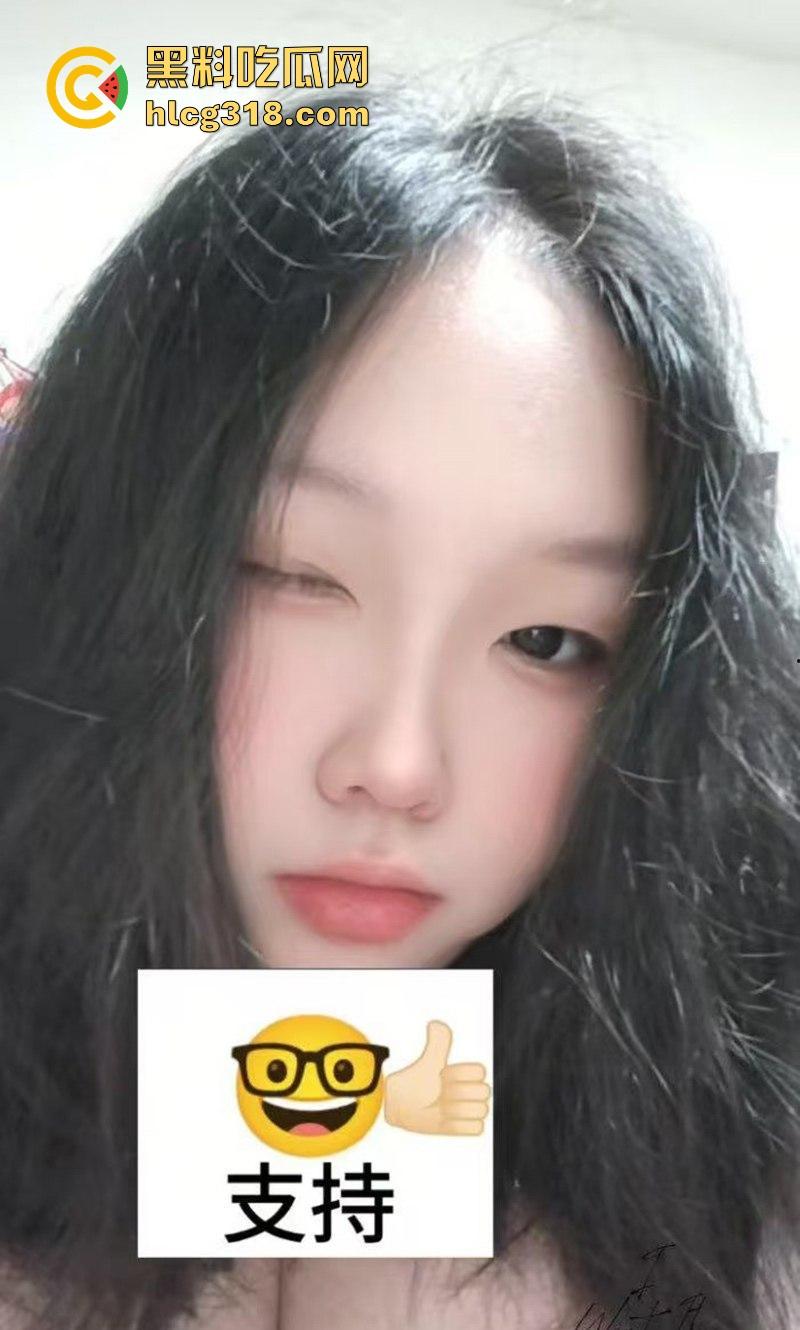 浙江金华韩小骚货【林依依】抖音【超想吃芋泥诶】自慰视频曝光,童颜巨乳自慰骚穴白浆拉丝极为骚浪!-3