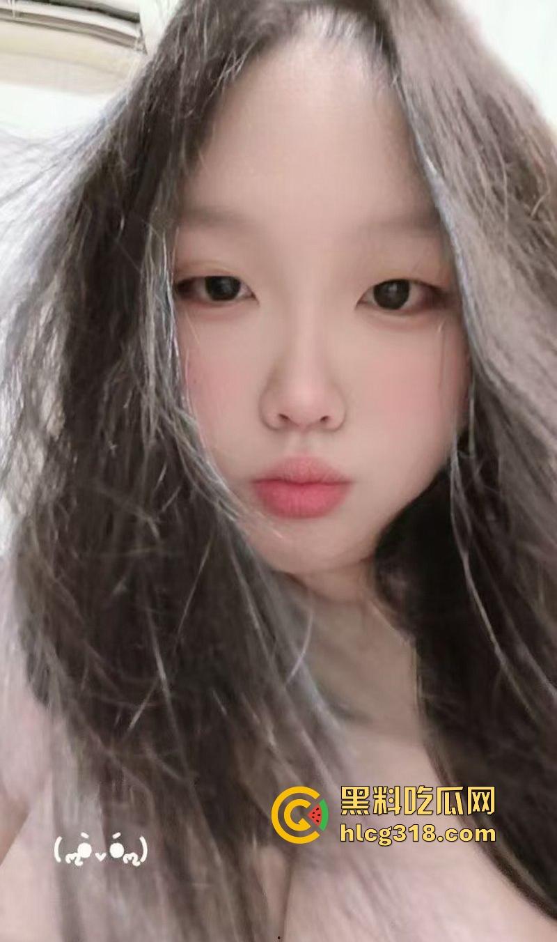 浙江金华韩小骚货【林依依】抖音【超想吃芋泥诶】自慰视频曝光,童颜巨乳自慰骚穴白浆拉丝极为骚浪!-4