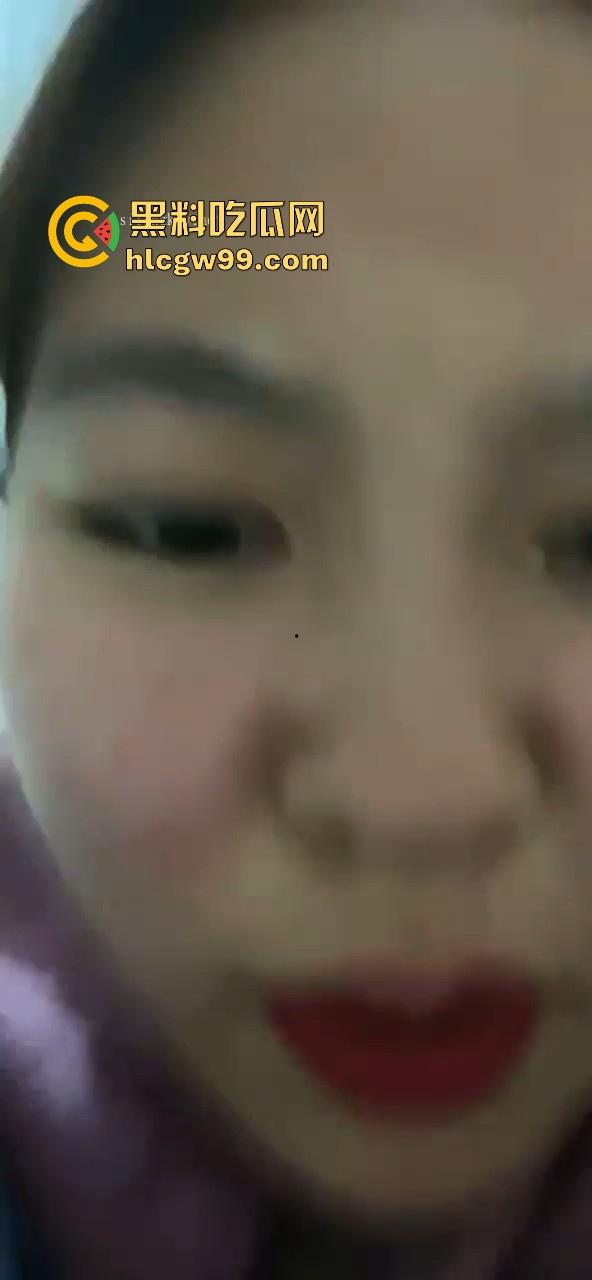 河南职业技术学院微胖反差婊【黎雯荣】自拍性爱泄密流出,洗澡蹲坑都忍不住视频的大骚母狗!-15