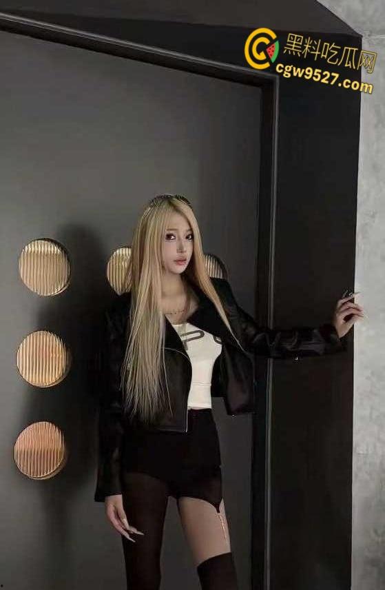 极品清纯女友【宋雨文】,微胖的身材干起来才是最带感的,托着蜜桃臀女上骑乘,呻吟声魅惑入骨 !-2