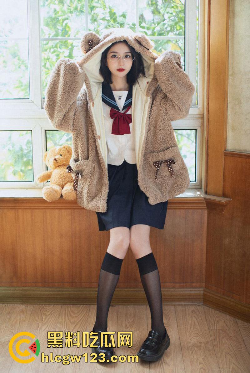 推特清纯少女【劳小白】,撕开性感JK制服,露出白嫩硕大美乳,完美酮体看的人心潮澎湃!-2