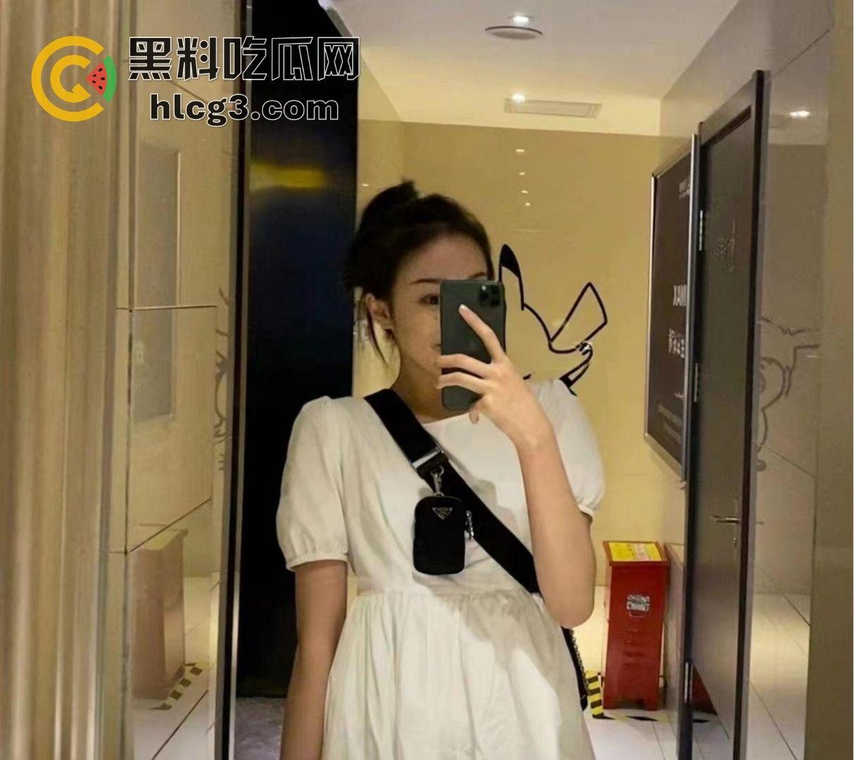 叶璇亲密旅拍视频流出,上海美女与青岛男友激情狂欢,云盘泄密大尺度片段引发轰动!-5