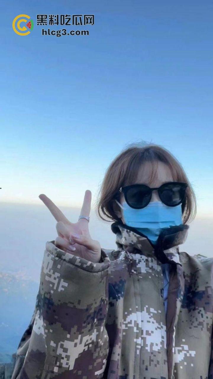 叶璇亲密旅拍视频流出,上海美女与青岛男友激情狂欢,云盘泄密大尺度片段引发轰动!-8