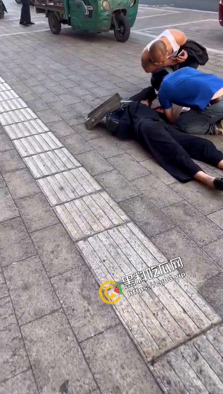 桐乡 男子因纠纷行凶 用榔头猛烈锤击美女律师头部 当场被制服-5