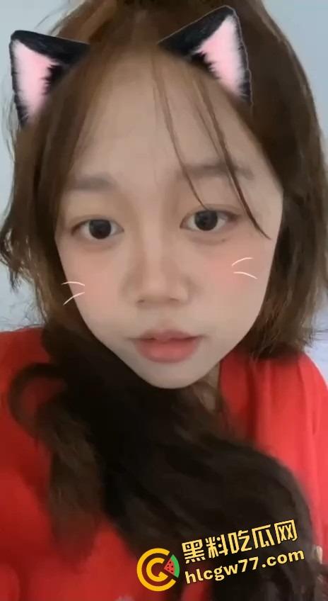 刚毕业就这么放得开?青岛小情侣酒店大战,男友颜射全吞光,还要拉闺蜜来3P!-2