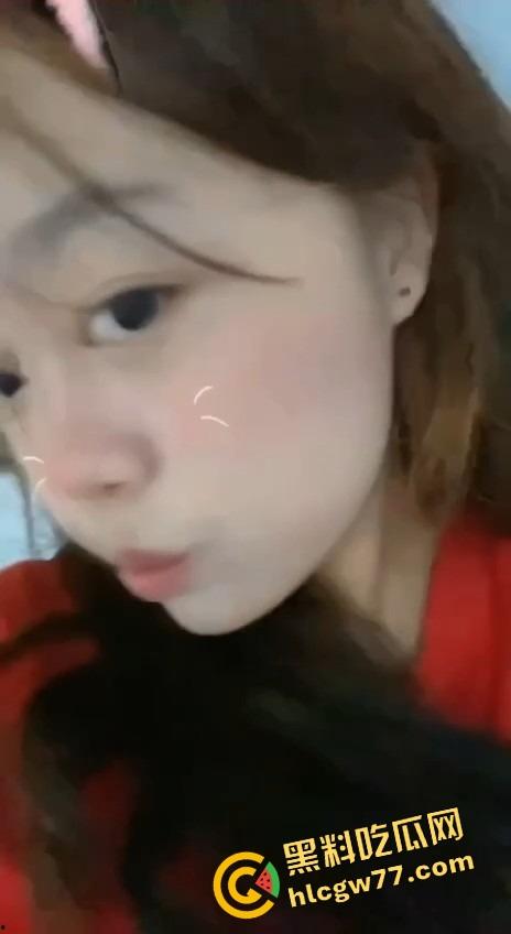 刚毕业就这么放得开?青岛小情侣酒店大战,男友颜射全吞光,还要拉闺蜜来3P!-3