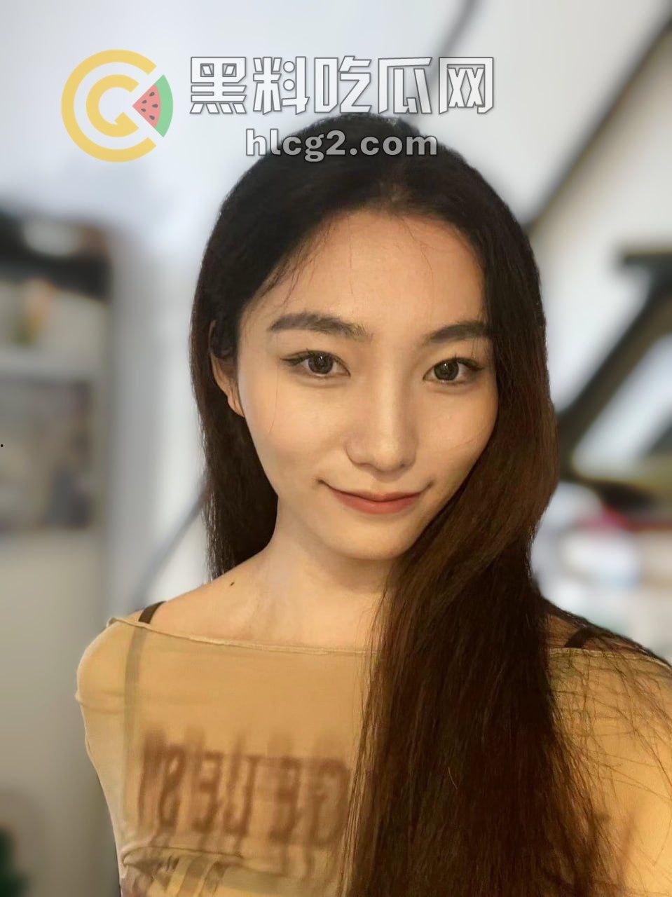 上海财经女大学生「丁一卓」白天乖巧,夜晚转变为性感小母狗!长腿美貌大揭秘-4