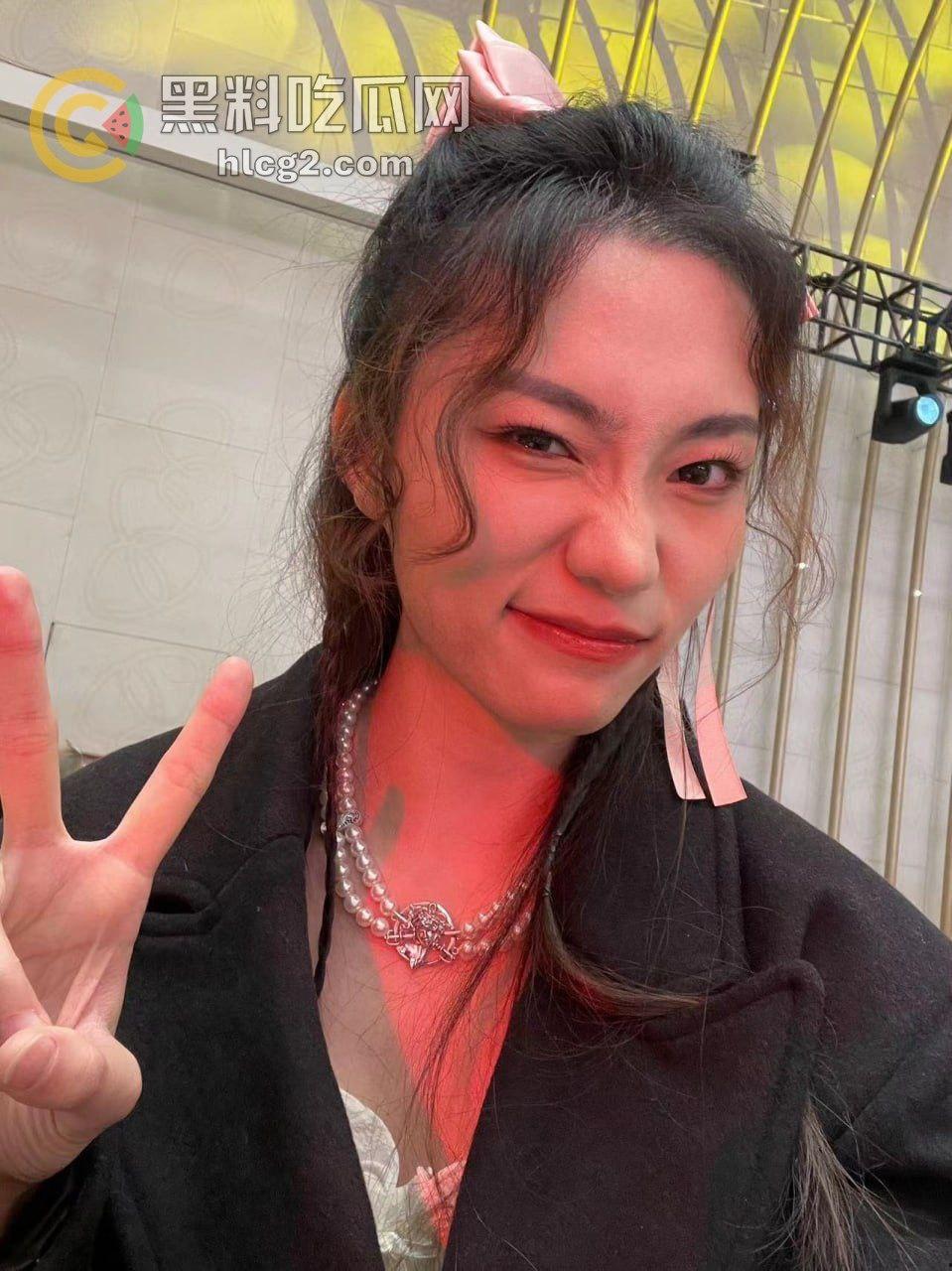 上海财经女大学生「丁一卓」白天乖巧,夜晚转变为性感小母狗!长腿美貌大揭秘-6