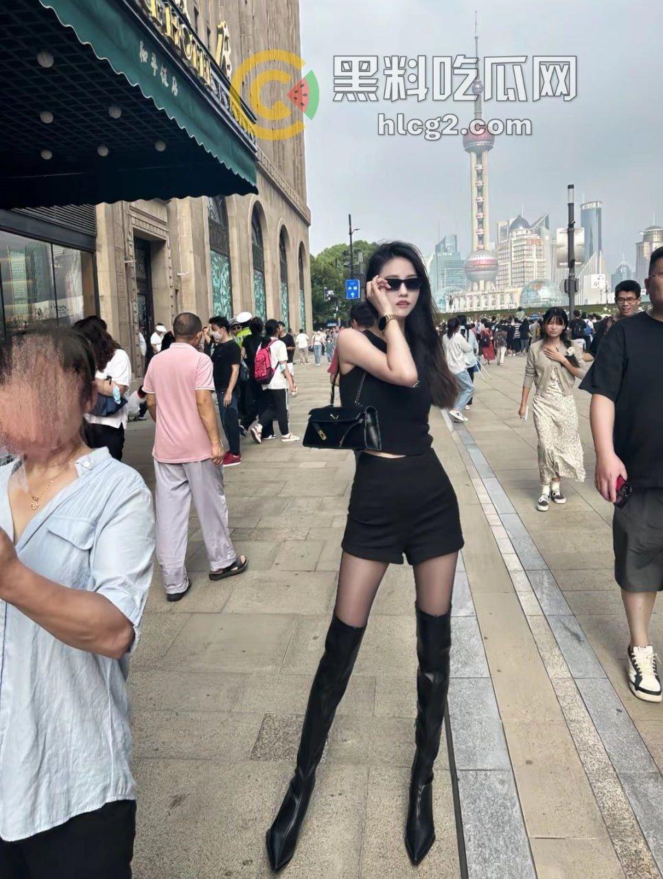 上海财经女大学生「丁一卓」白天乖巧,夜晚转变为性感小母狗!长腿美貌大揭秘-9