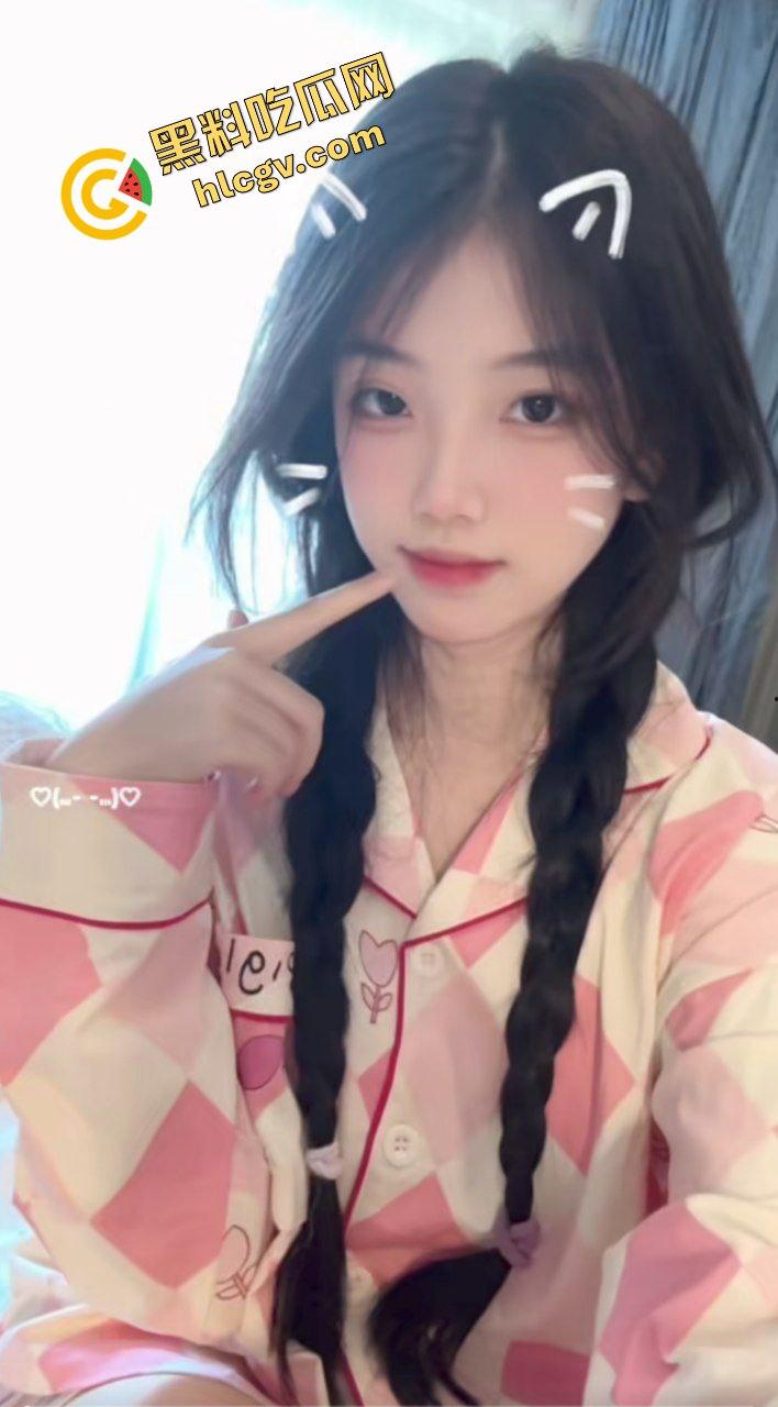 抖音双马尾辫清纯嫩妹网红【悲伤耶耶】与多金大哥家中全裸性爱 扯着双马尾暴击小穴!独家曝光流出!-2