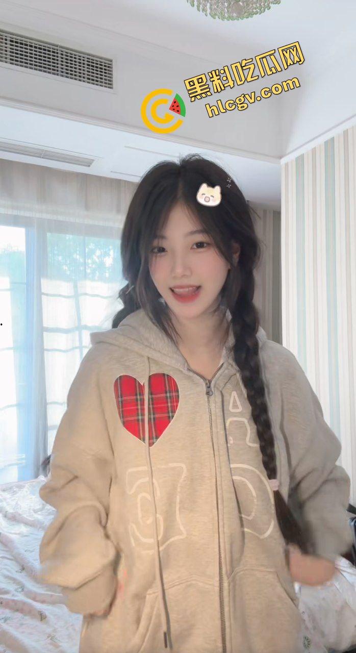 抖音双马尾辫清纯嫩妹网红【悲伤耶耶】与多金大哥家中全裸性爱 扯着双马尾暴击小穴!独家曝光流出!-4