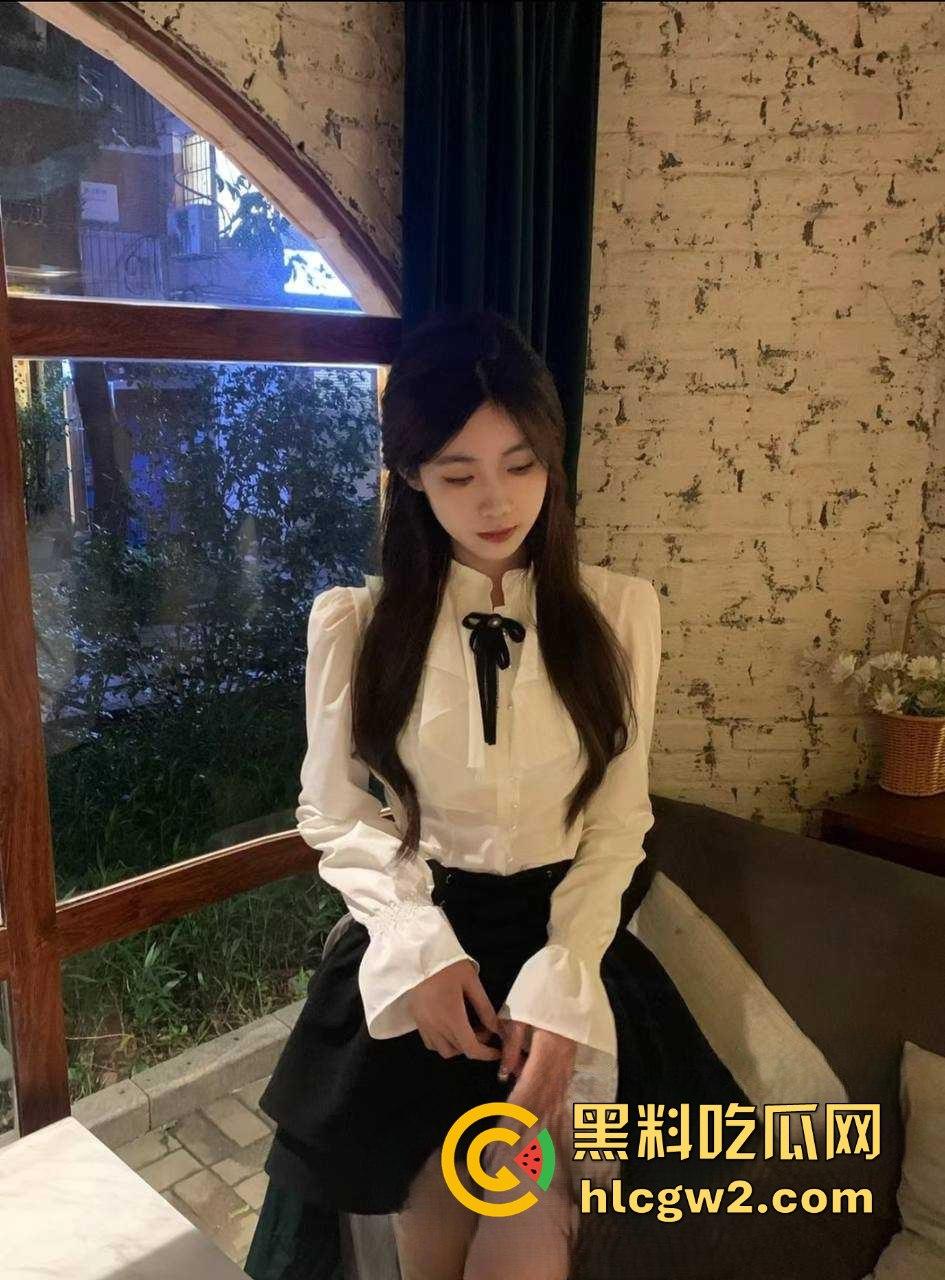 厦门永劫网瘾少女『方若瑶』被爆!骚得无药可救 全网最粉粉嫩鲍鱼被无套乱操,舔鸡巴舔到满脸精液!-10