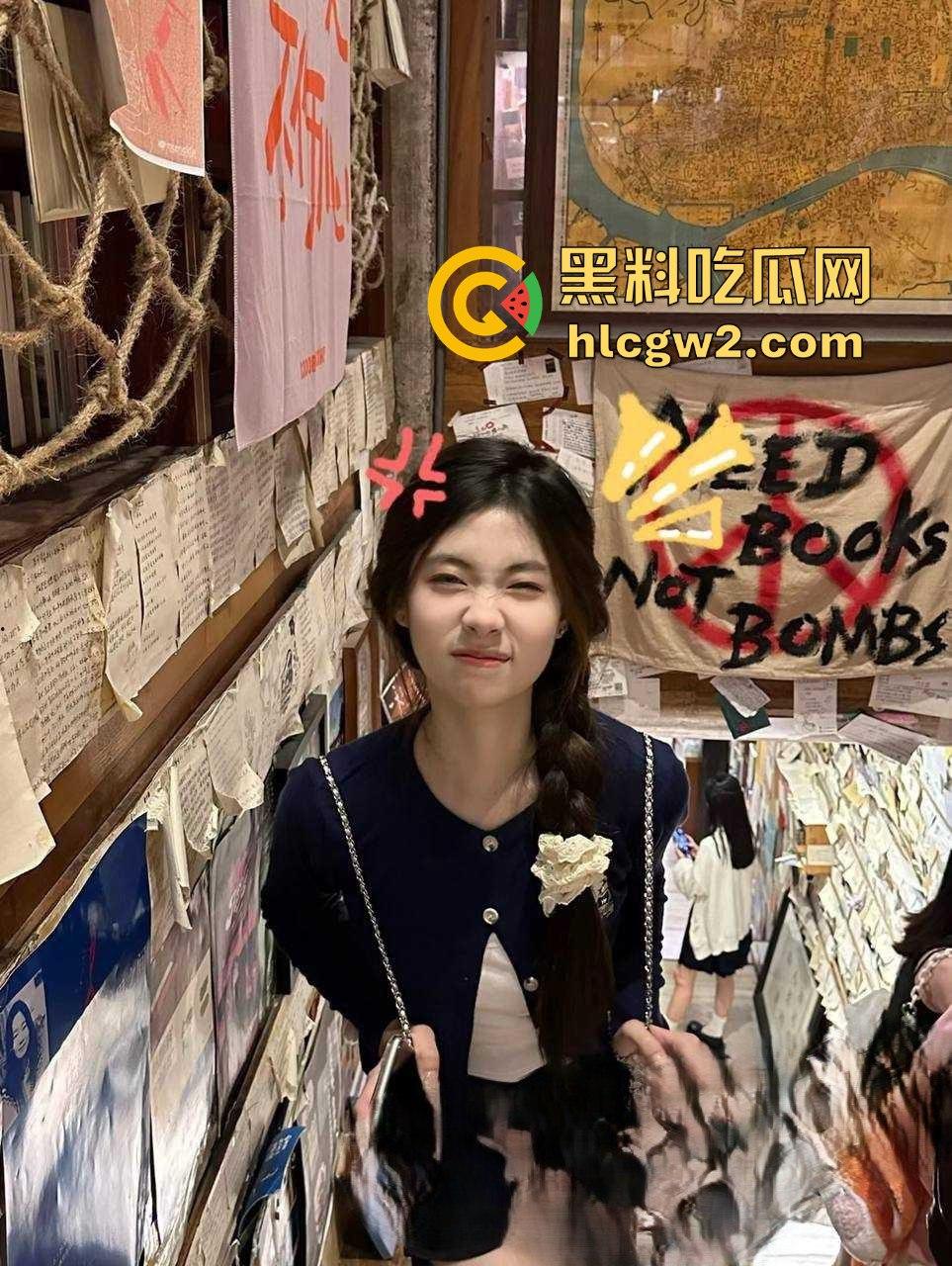 厦门永劫网瘾少女『方若瑶』被爆!骚得无药可救 全网最粉粉嫩鲍鱼被无套乱操,舔鸡巴舔到满脸精液!-18