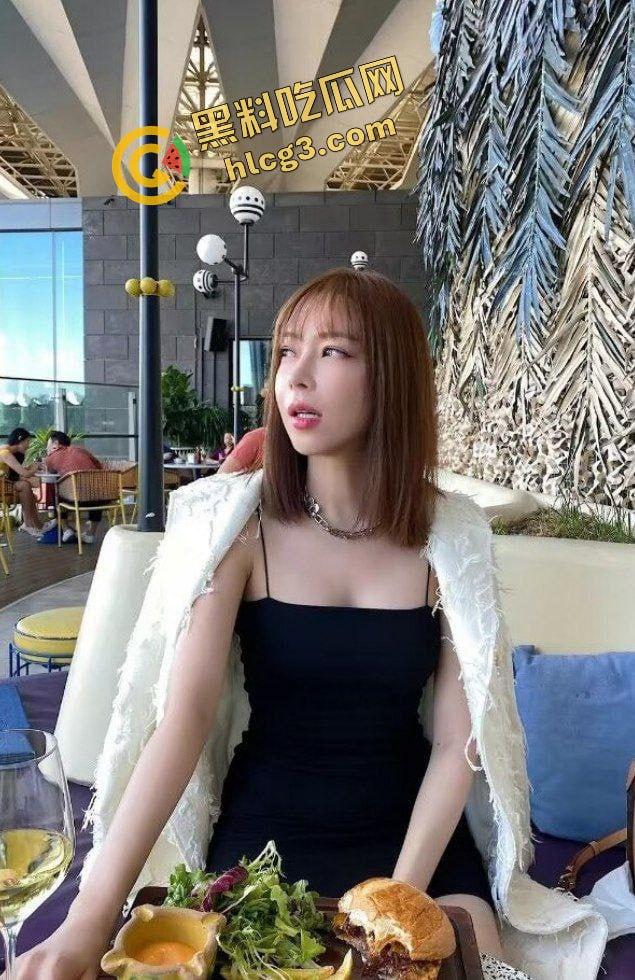 瓜友投稿曝光 宁波瑜伽反差美女『谢雨欣』白嫩小炮架 对镜爆操颜射淫荡至极！-3