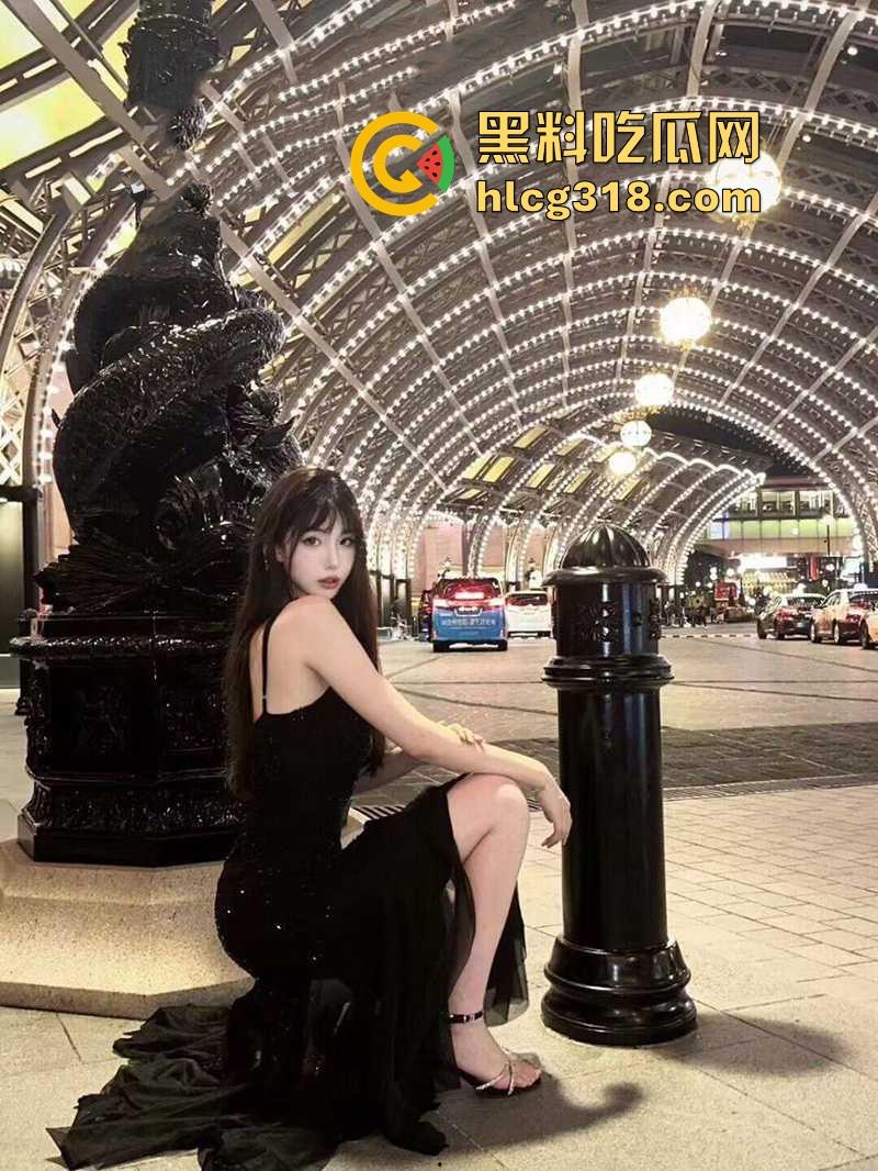 西安美术学院极品反差婊【李慧慧】不雅视频流出，不光擅长绘画勃起生殖器 ，舔舐鸡巴也是一名好手-3