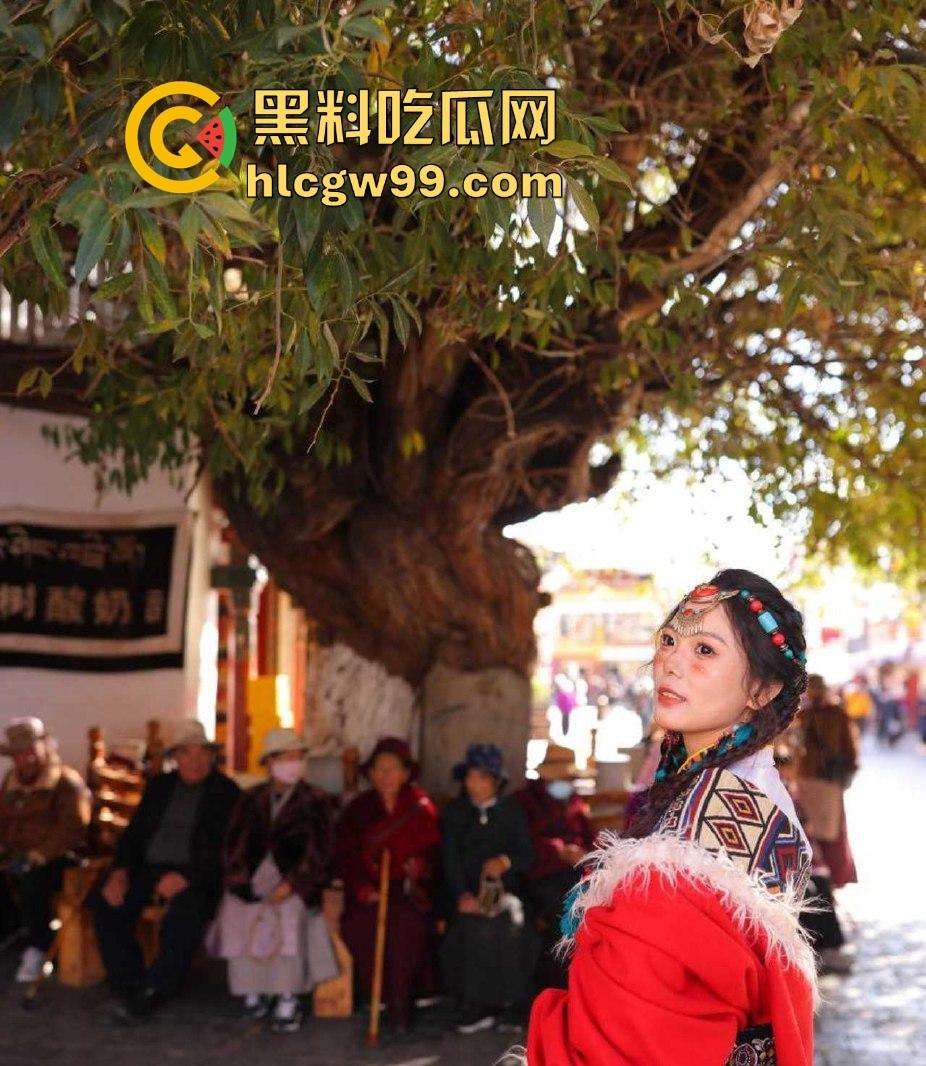 长沙学院极品反差女大学生【林莎莎】欲求不满跪求屌操,私密性爱视频曝光流出!-3