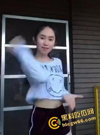 东南亚疯批小妹裸聊,全程抠逼连麦操作角度太吊了,高清无码怼脸看逼洞翻抽简直像在逼里装了监控头!-3