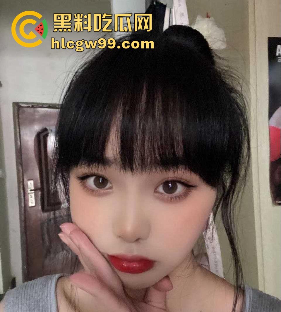 河南地矿职业学院【魏琪琪】全裸自慰揉奶黄播视频，粉嫩小穴水润紧致相当润！-2